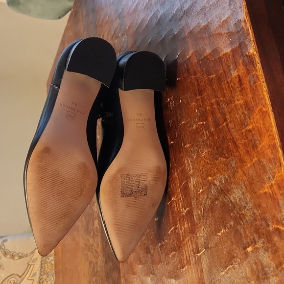 Ann Taylor black booties - Picture 5 of 7